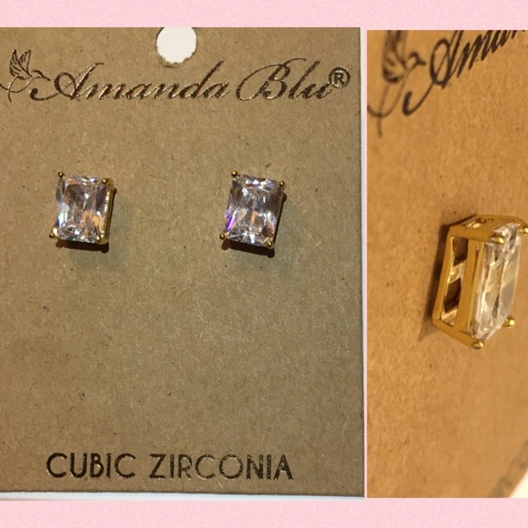 1.75ct Emerald Cut CZ Diamond Gold Stud Earrings - Picture 3 of 3